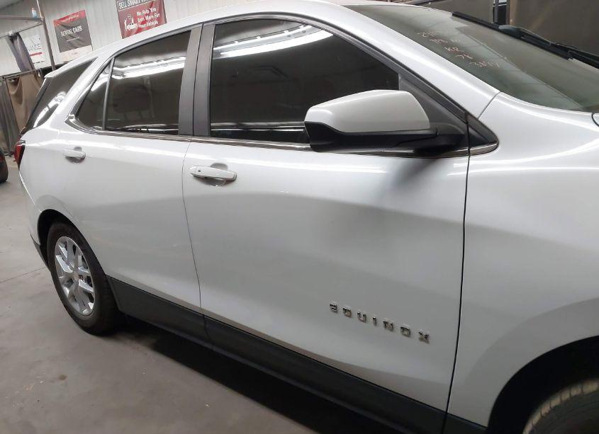 Photo 14 of 2022 Chevrolet Equinox FWD LT (VIN 3GNAXKEV4NL103844)