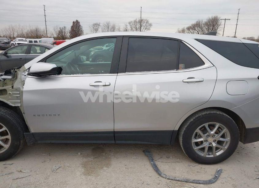 Photo 15 of 2022 Chevrolet Equinox FWD LT (VIN 3GNAXKEV4NL197417)