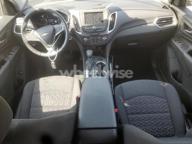 Photo 2 of 2022 CHEVROLET EQUINOX LT (VIN 3GNAXKEV4NL237205)