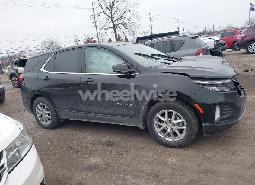 Photo 13 of 2022 Chevrolet Equinox FWD LT (VIN 3GNAXKEV4NL293029)