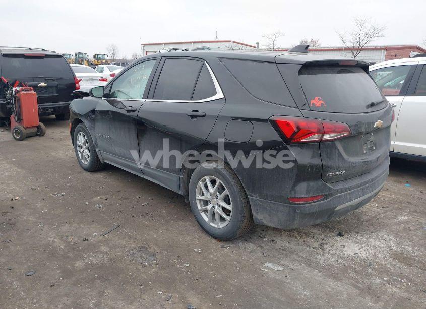 Photo 3 of 2022 Chevrolet Equinox FWD LT (VIN 3GNAXKEV4NL293029)