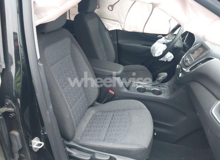 Photo 5 of 2022 Chevrolet Equinox FWD LT (VIN 3GNAXKEV4NL293029)