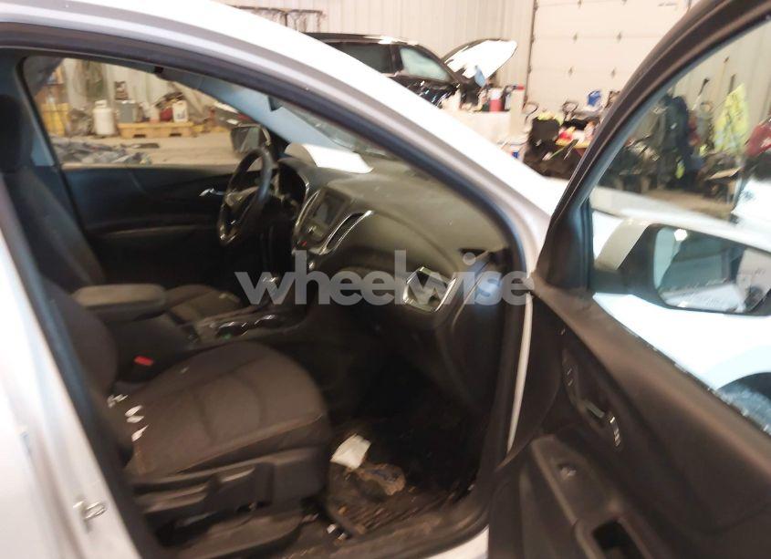 Photo 5 of 2019 Chevrolet Equinox LT (VIN 3GNAXKEV5KL208694)