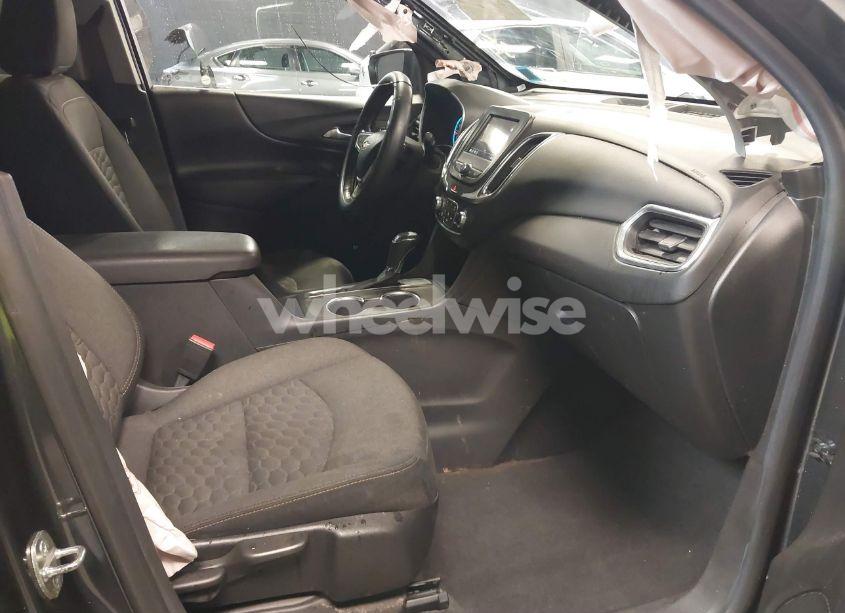 Photo 5 of 2019 Chevrolet Equinox LT (VIN 3GNAXKEV5KL219971)