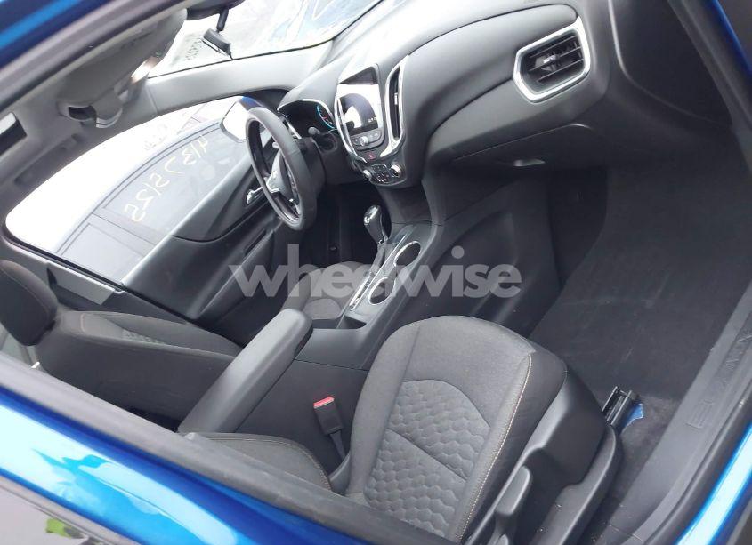 Photo 5 of 2019 Chevrolet Equinox LT (VIN 3GNAXKEV5KS532329)