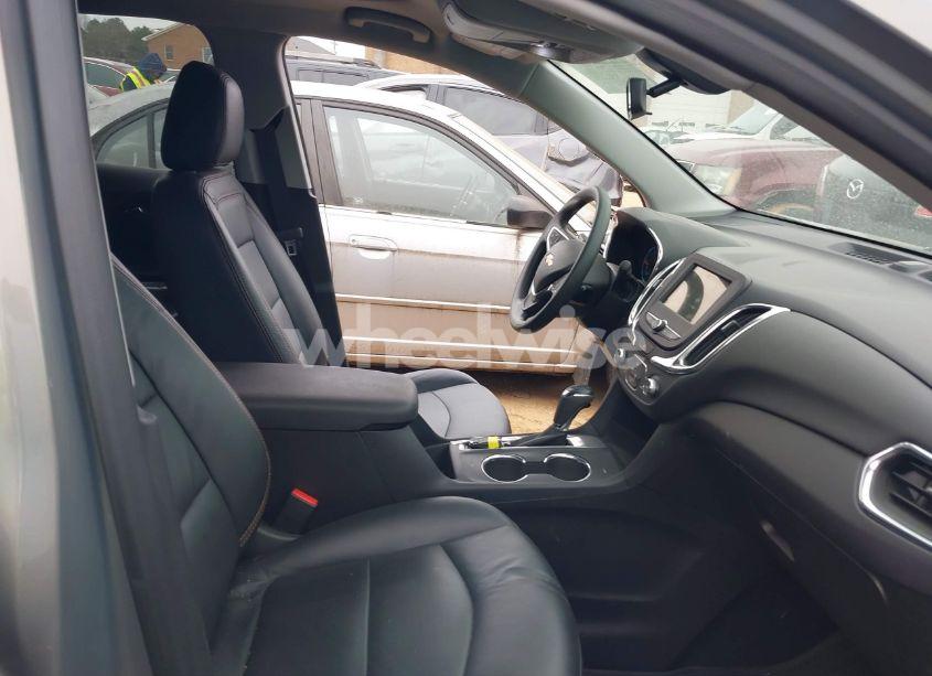 Photo 5 of 2019 Chevrolet Equinox LT (VIN 3GNAXKEV5KS548823)