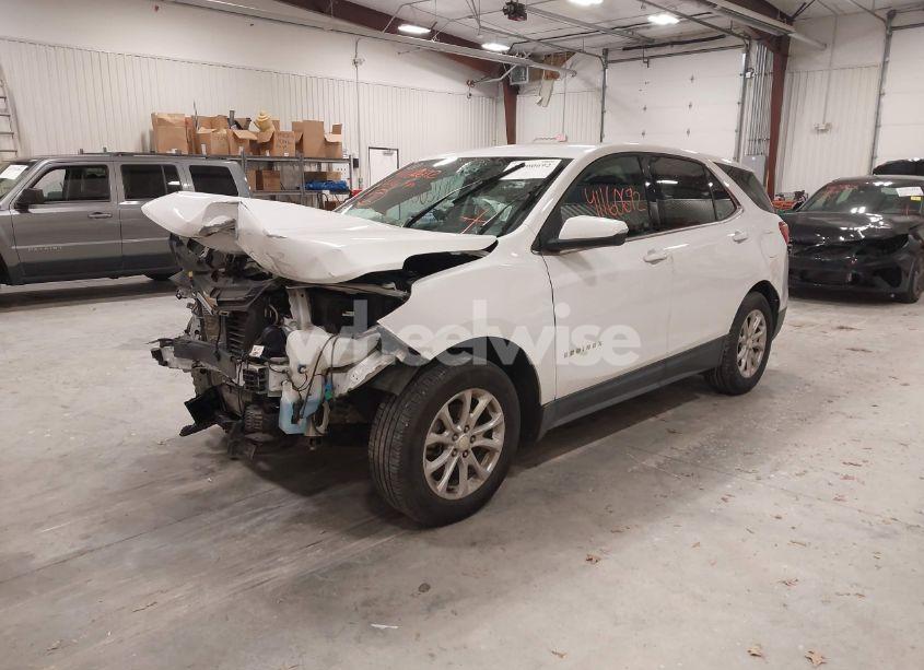 Photo 2 of 2019 Chevrolet Equinox LT (VIN 3GNAXKEV5KS636156)