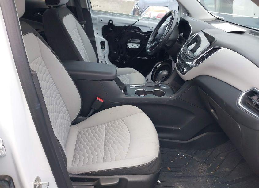 Photo 5 of 2019 Chevrolet Equinox LT (VIN 3GNAXKEV5KS664975)