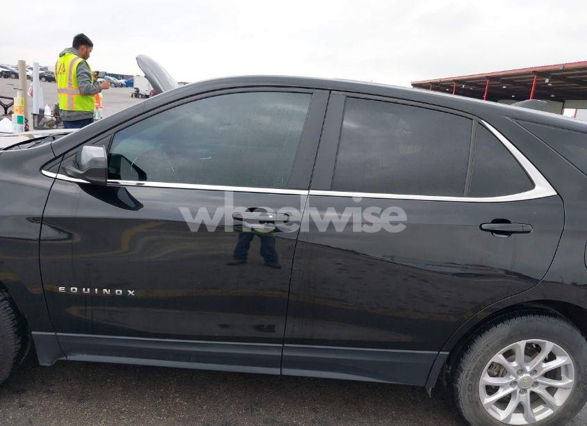 Photo 15 of 2021 Chevrolet Equinox FWD LT (VIN 3GNAXKEV5ML349039)