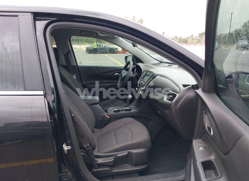 Photo 5 of 2021 Chevrolet Equinox FWD LT (VIN 3GNAXKEV5ML349039)