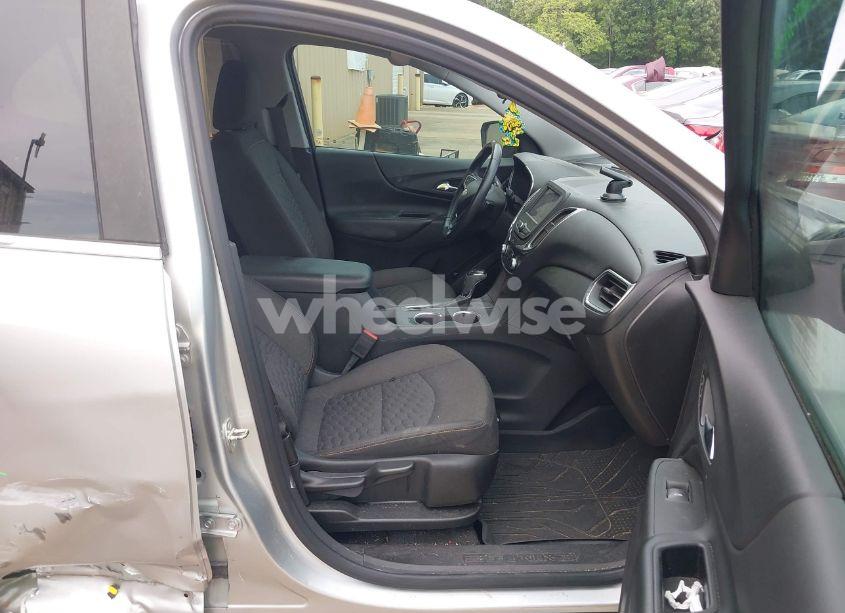 Photo 5 of 2021 Chevrolet Equinox FWD LT (VIN 3GNAXKEV5MS115084)