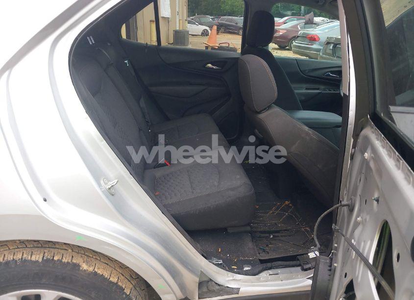 Photo 8 of 2021 Chevrolet Equinox FWD LT (VIN 3GNAXKEV5MS115084)