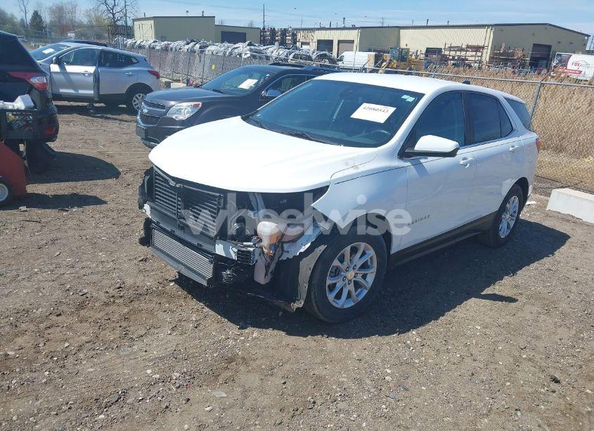 Photo 2 of 2021 Chevrolet Equinox FWD LT (VIN 3GNAXKEV5MS138218)