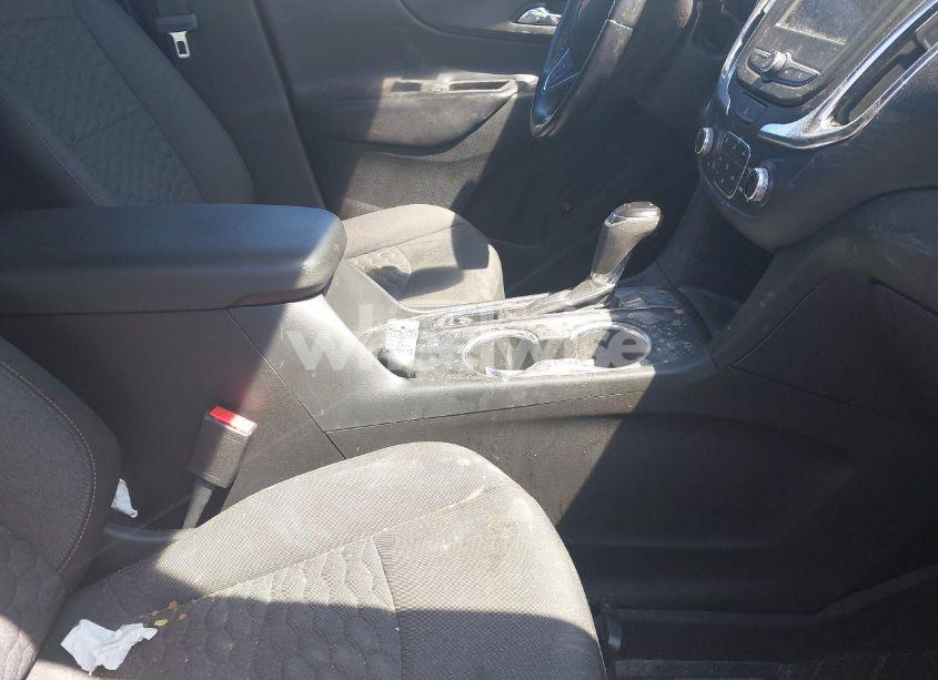 Photo 5 of 2021 Chevrolet Equinox FWD LT (VIN 3GNAXKEV5MS138218)