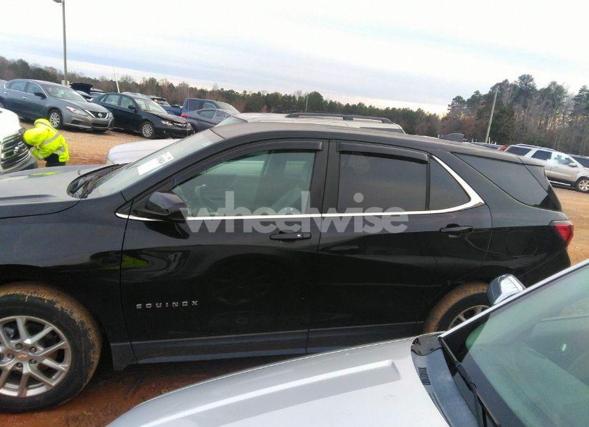 Photo 15 of 2022 Chevrolet Equinox FWD LT (VIN 3GNAXKEV5NL196518)