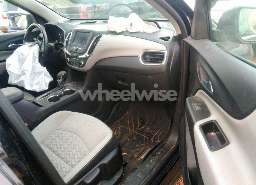 Photo 5 of 2022 Chevrolet Equinox FWD LT (VIN 3GNAXKEV5NL196518)