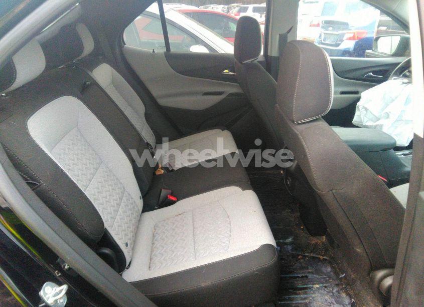 Photo 8 of 2022 Chevrolet Equinox FWD LT (VIN 3GNAXKEV5NL196518)