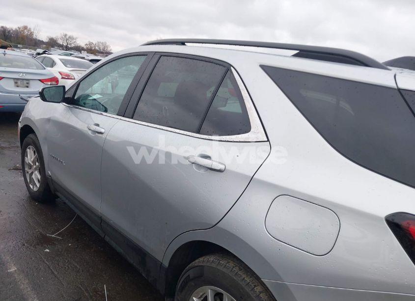 Photo 14 of 2022 Chevrolet Equinox FWD LT (VIN 3GNAXKEV5NL261075)
