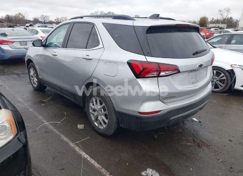 Photo 3 of 2022 Chevrolet Equinox FWD LT (VIN 3GNAXKEV5NL261075)