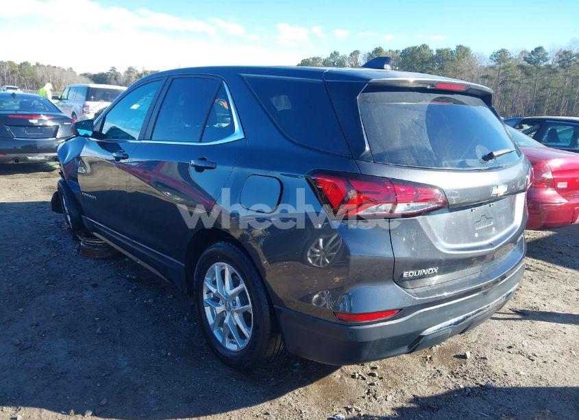 Photo 3 of 2022 Chevrolet Equinox FWD LT (VIN 3GNAXKEV5NS196069)