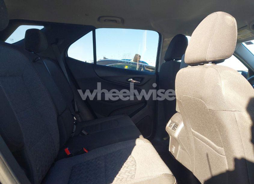 Photo 8 of 2022 Chevrolet Equinox FWD LT (VIN 3GNAXKEV5NS196069)