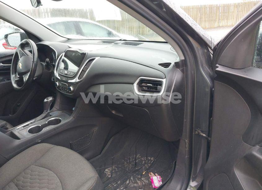Photo 5 of 2019 Chevrolet Equinox LT (VIN 3GNAXKEV6KS505401)