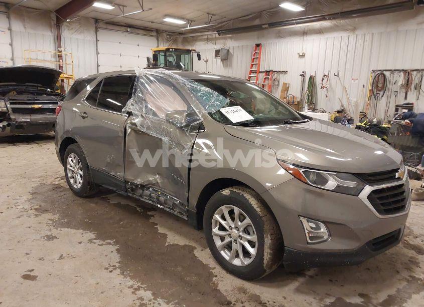 2019 Chevrolet Equinox LT (VIN 3GNAXKEV6KS586786) main photo