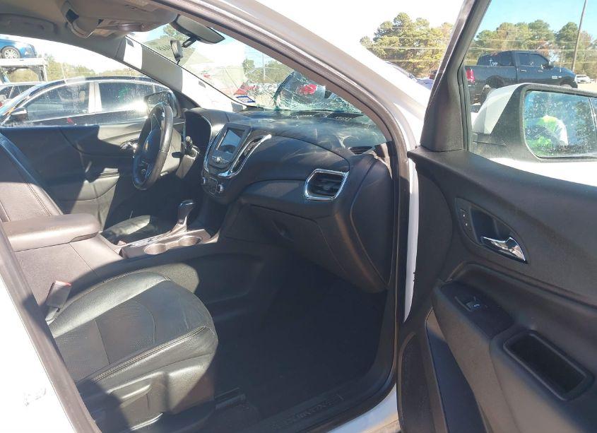 Photo 5 of 2019 Chevrolet Equinox LT (VIN 3GNAXKEV6KS669330)