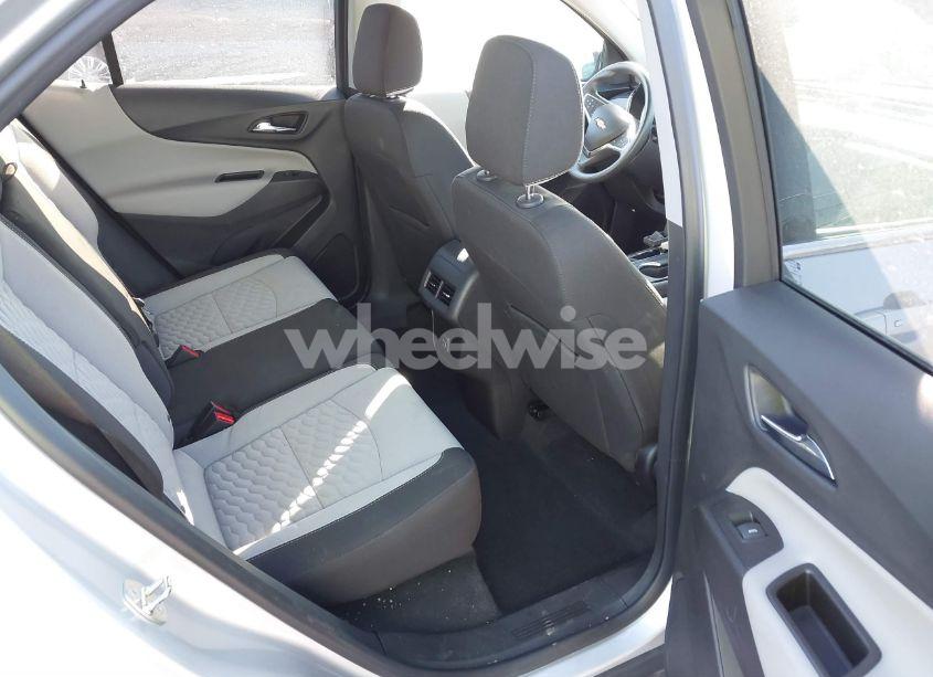 Photo 8 of 2020 Chevrolet Equinox FWD LT 1.5L TURBO (VIN 3GNAXKEV6LS681480)