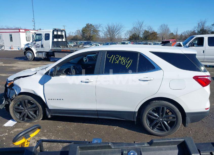 Photo 13 of 2021 Chevrolet Equinox FWD LT (VIN 3GNAXKEV6ML356601)