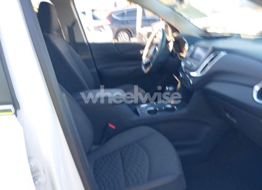 Photo 5 of 2021 Chevrolet Equinox FWD LT (VIN 3GNAXKEV6ML356601)