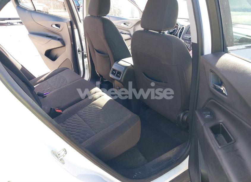 Photo 8 of 2021 Chevrolet Equinox FWD LT (VIN 3GNAXKEV6MS103137)