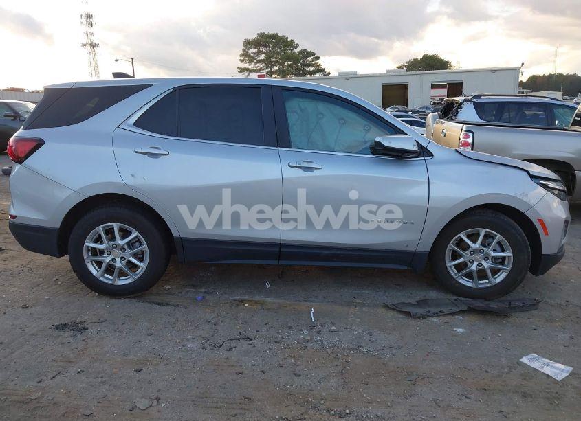 Photo 14 of 2022 Chevrolet Equinox FWD LT (VIN 3GNAXKEV6NL110780)