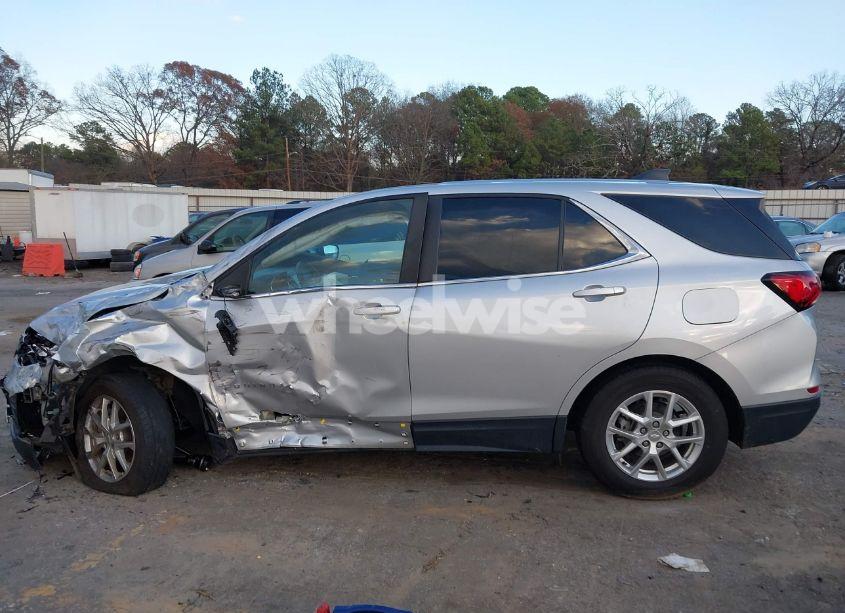 Photo 15 of 2022 Chevrolet Equinox FWD LT (VIN 3GNAXKEV6NL110780)