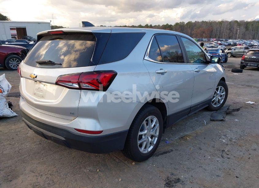 Photo 4 of 2022 Chevrolet Equinox FWD LT (VIN 3GNAXKEV6NL110780)