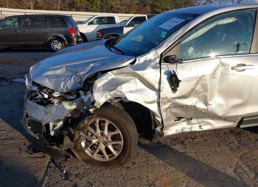 Photo 6 of 2022 Chevrolet Equinox FWD LT (VIN 3GNAXKEV6NL110780)