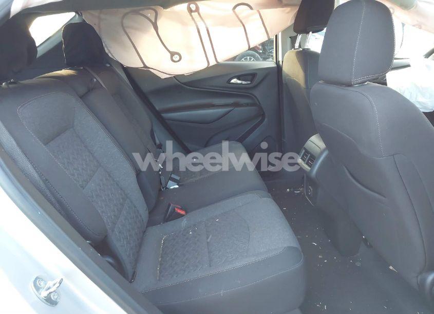 Photo 8 of 2022 Chevrolet Equinox FWD LT (VIN 3GNAXKEV6NL110780)