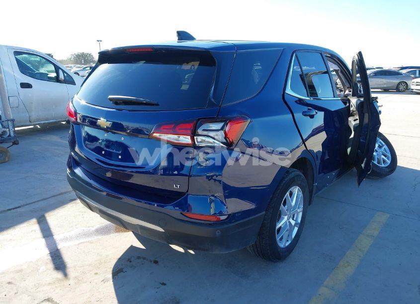 Photo 4 of 2022 Chevrolet Equinox FWD LT (VIN 3GNAXKEV6NL198035)