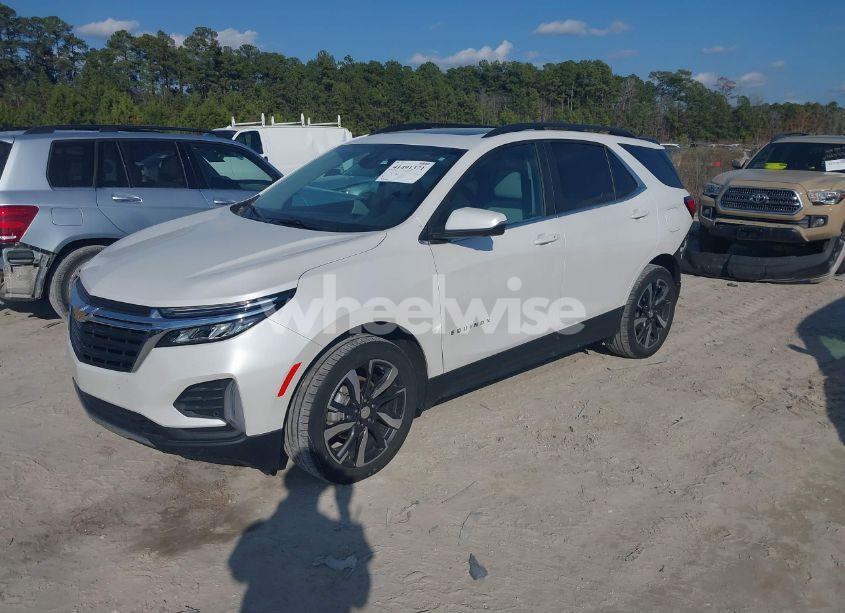 Photo 2 of 2022 Chevrolet Equinox FWD LT (VIN 3GNAXKEV6NL224083)