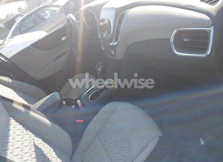 Photo 5 of 2022 Chevrolet Equinox FWD LT (VIN 3GNAXKEV6NL224083)