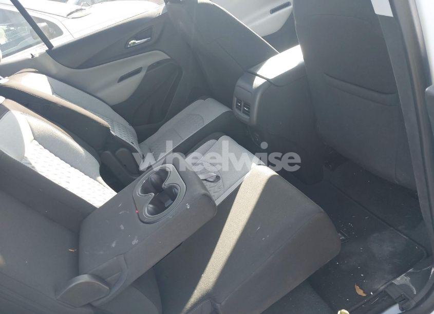 Photo 8 of 2022 Chevrolet Equinox FWD LT (VIN 3GNAXKEV6NL224083)