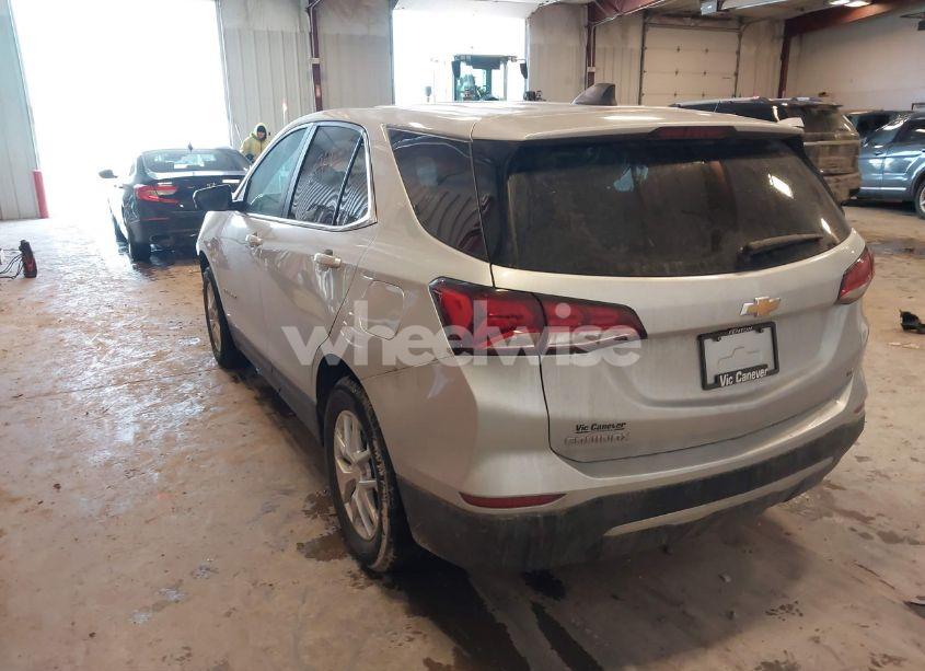 Photo 3 of 2022 Chevrolet Equinox FWD LT (VIN 3GNAXKEV6NL230966)