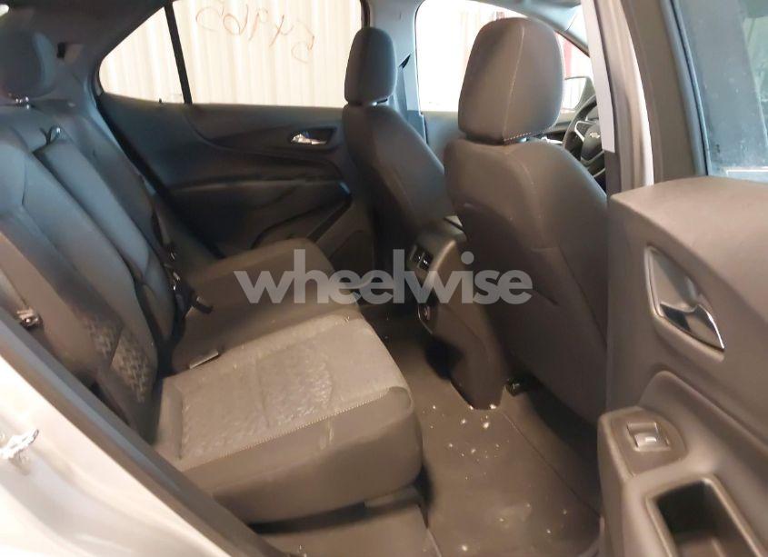 Photo 8 of 2022 Chevrolet Equinox FWD LT (VIN 3GNAXKEV6NL230966)