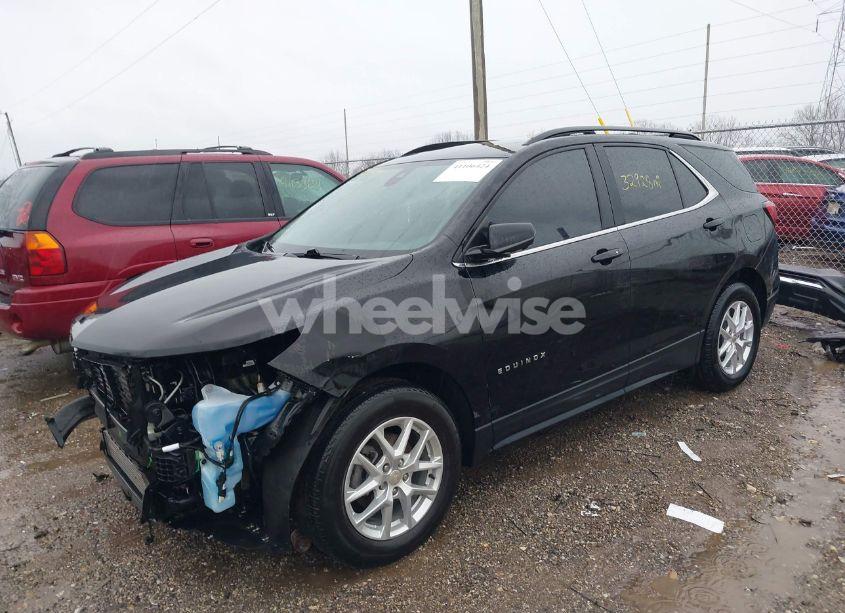 Photo 2 of 2022 Chevrolet Equinox FWD LT (VIN 3GNAXKEV6NL279147)