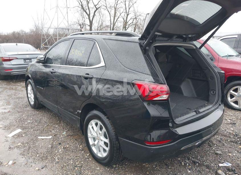 Photo 3 of 2022 Chevrolet Equinox FWD LT (VIN 3GNAXKEV6NL279147)