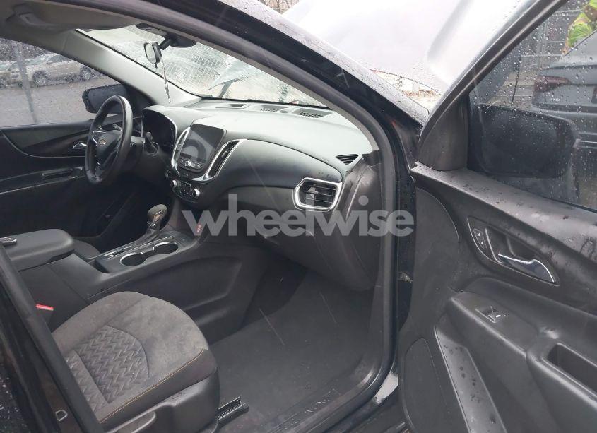 Photo 5 of 2022 Chevrolet Equinox FWD LT (VIN 3GNAXKEV6NL279147)
