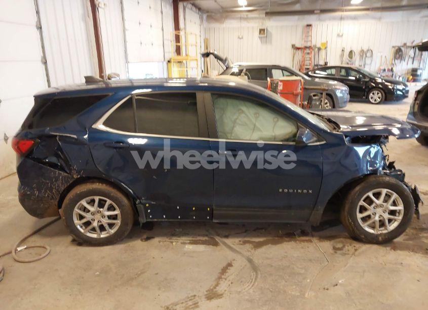 Photo 13 of 2022 Chevrolet Equinox FWD LT (VIN 3GNAXKEV6NL282839)