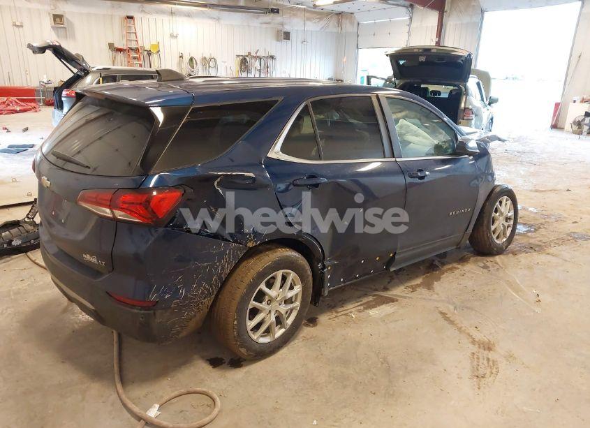 Photo 4 of 2022 Chevrolet Equinox FWD LT (VIN 3GNAXKEV6NL282839)