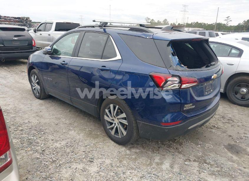 Photo 3 of 2022 Chevrolet Equinox FWD LT (VIN 3GNAXKEV6NL292383)