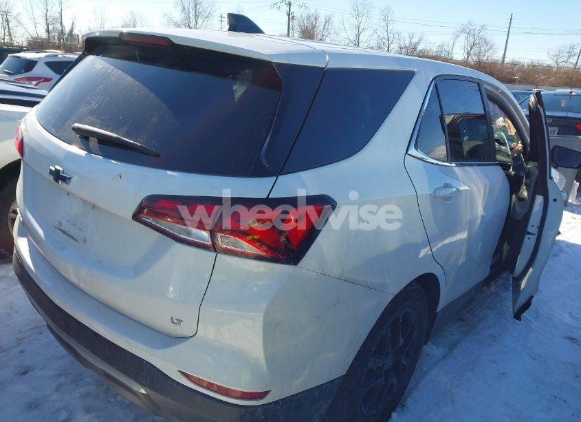 Photo 4 of 2022 Chevrolet Equinox FWD LT (VIN 3GNAXKEV6NS103124)